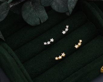Trio de puces d'oreilles minuscules CZ en argent sterling, argent ou or, minuscules boucles d'oreilles géométriques trois étoiles CZ, boucles d'oreilles superposables