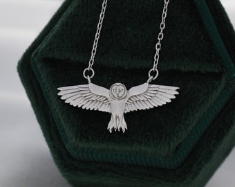 Vliegende kerkuil hanger ketting in sterling zilver, uil ketting, zilveren kerkuil ketting, vogel ketting, dieren ketting