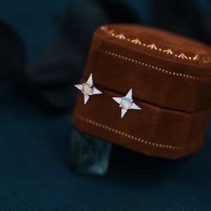 Pendientes de estrella de ópalo en plata de ley, plata, oro u oro rosa, pendientes apilables con forma de estrella de cuatro puntas