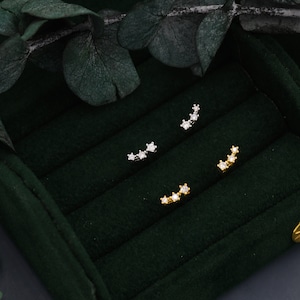 Extra kleine CZ Trio Ohrstecker in Sterling Silber, Silber oder Gold, geometrische kleine drei Sterne CZ Ohrringe, Stapel Ohrringe