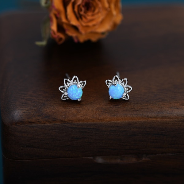 Boucles d'oreilles Sterling Silver Blue Opal Crown Stud, Argent et Or, Prong Set, Boucles d'oreilles Opal, Boucles d'oreilles Lab Opal Lotus, Minimaliste