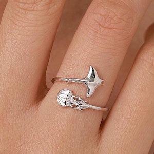 Srebrny pierścień z mantą i meduzą