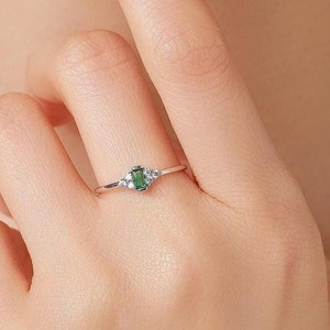 Vintage Inspired Tiny Emerald Green CZ Ring in Sterling Silver, Baguette Ring, Delicate Emerald Ring, Size US 5 - 8