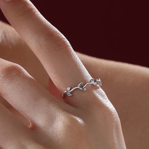 Minimalistische olijftakring in sterlingzilver, verstelbare ring met olijfblad, botanische ring