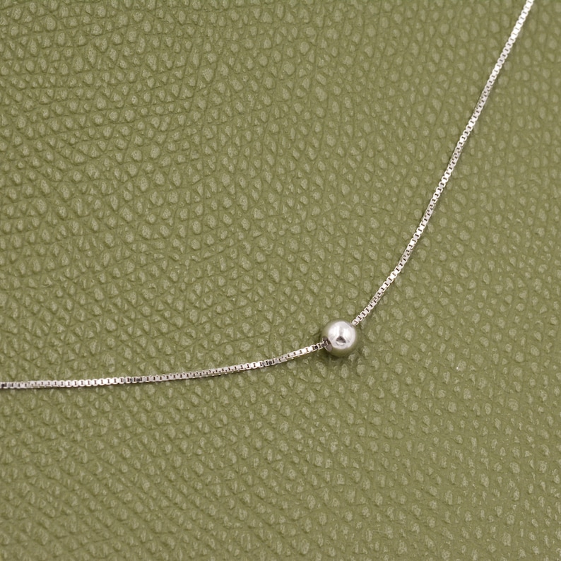 Einzelperlenhalsband aus Sterlingsilber, Minimalist Ball Chokerhalskette, Einfache Chokerhalskette Bild 2