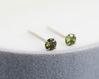 Orecchini Pendenti In Argento 925 Con Peridoto - Pietra Portafortuna Di Agosto (CZ)