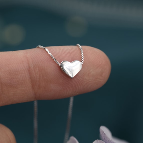 Minimalist Heart Pendant Necklace in Sterling Silver, Tiny Heart Necklace,  Sweet and Cute - Etsy