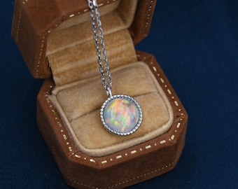 Collier avec pendentif en opale Aurora en argent sterling, argent ou or, lunette à pois, collier d'opale simulée, pierre de naissance d'octobre