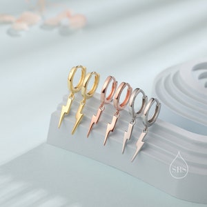 Aros Huggie con forma de rayo en plata de ley, plata, oro u oro rosa. Aros con forma de rayo.