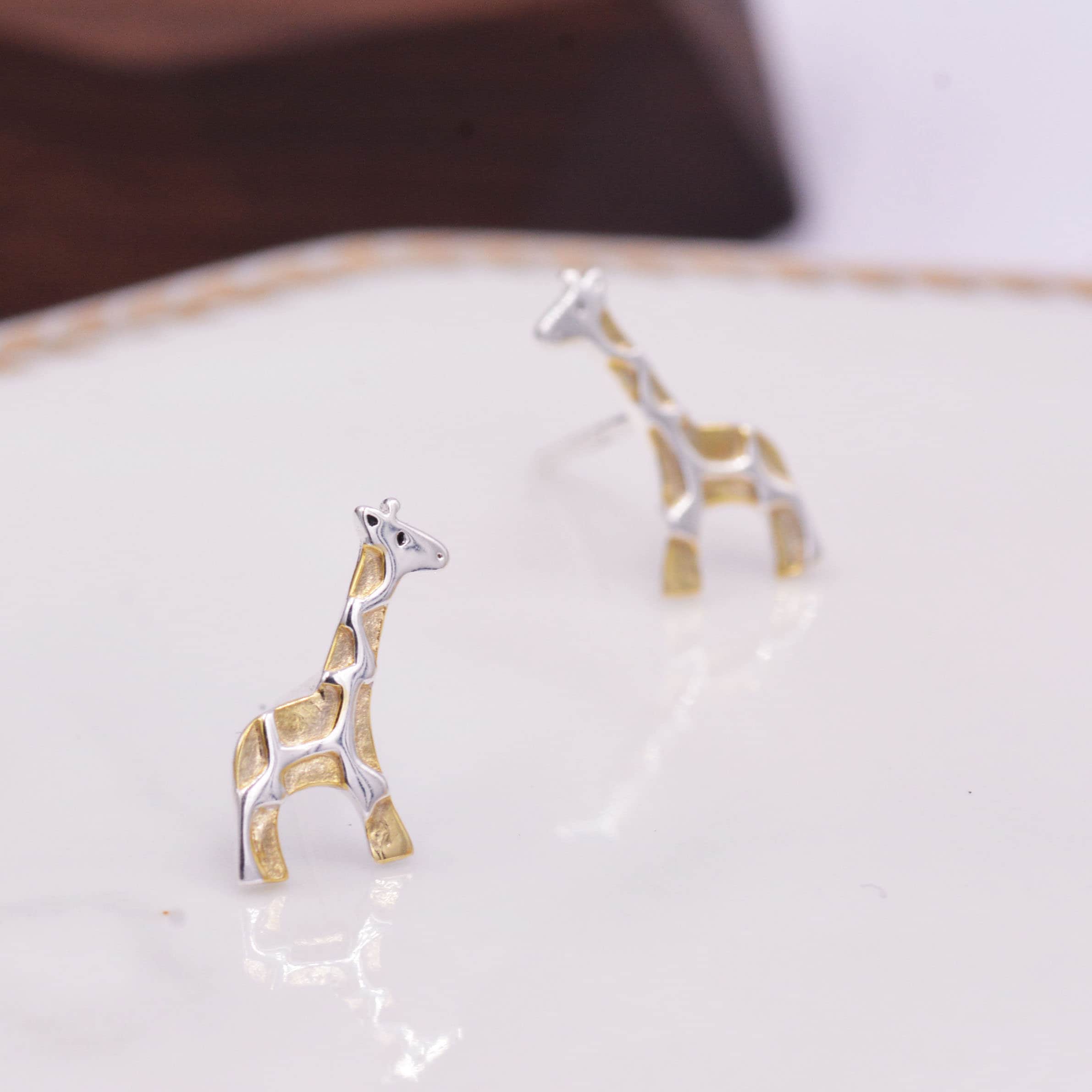 Orecchini a bottone a forma di giraffa in argento sterling e oro giallo - Italia
