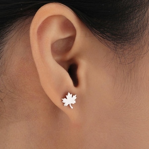 Maple Leaf-stekkeroorbellen in sterlingzilverNatuurgeïnspireerde bloemoorbellen - bladoorbellen, zilvergoud of roségoud, leuk, grillig