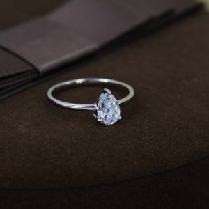1 Carat Pear Cut CZ Classic Single Stone Engagement Ring in Sterling Silver, Droplet Cubic Zirconia Ring, US 5-8
