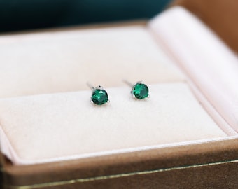 Brincos de cristal CZ verde esmeralda em prata esterlina, 3 mm, três pontas, dourados ou prateados, pequenos