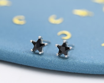 Pendientes de estrella con circonitas negras en plata de ley, plata u oro. Pendientes de estrella negra. Pendientes de estrella con cristales negros en plata maciza.