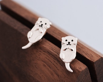 Puces d'oreilles loutre en argent sterling - Loutre souriante - Boucles d'oreilles animaux mignons - Amusantes, fantaisistes