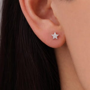 Pendientes de estrella con circonitas cúbicas extrapequeñas en plata de ley, plata, oro u oro rosa. Pendientes de estrella. Pendientes de estrella diminutos.