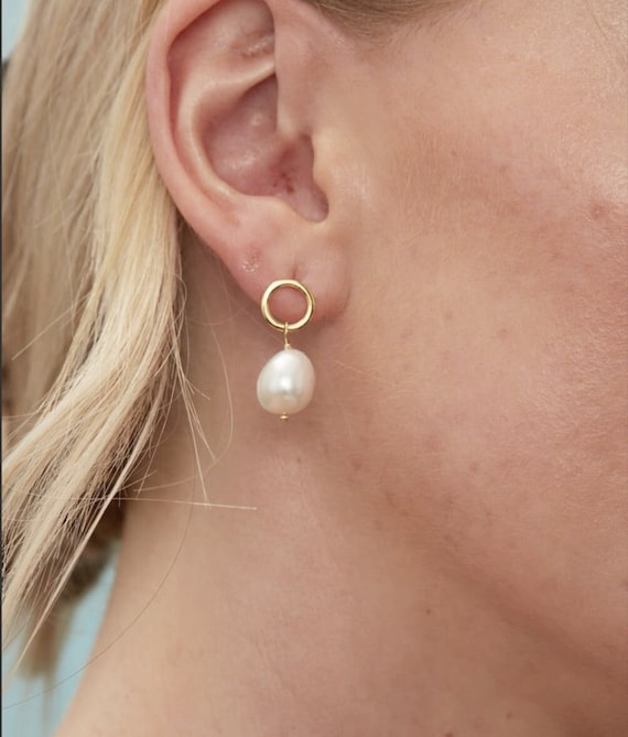 Circle drop pearl earrings Circle drop pearl earrings