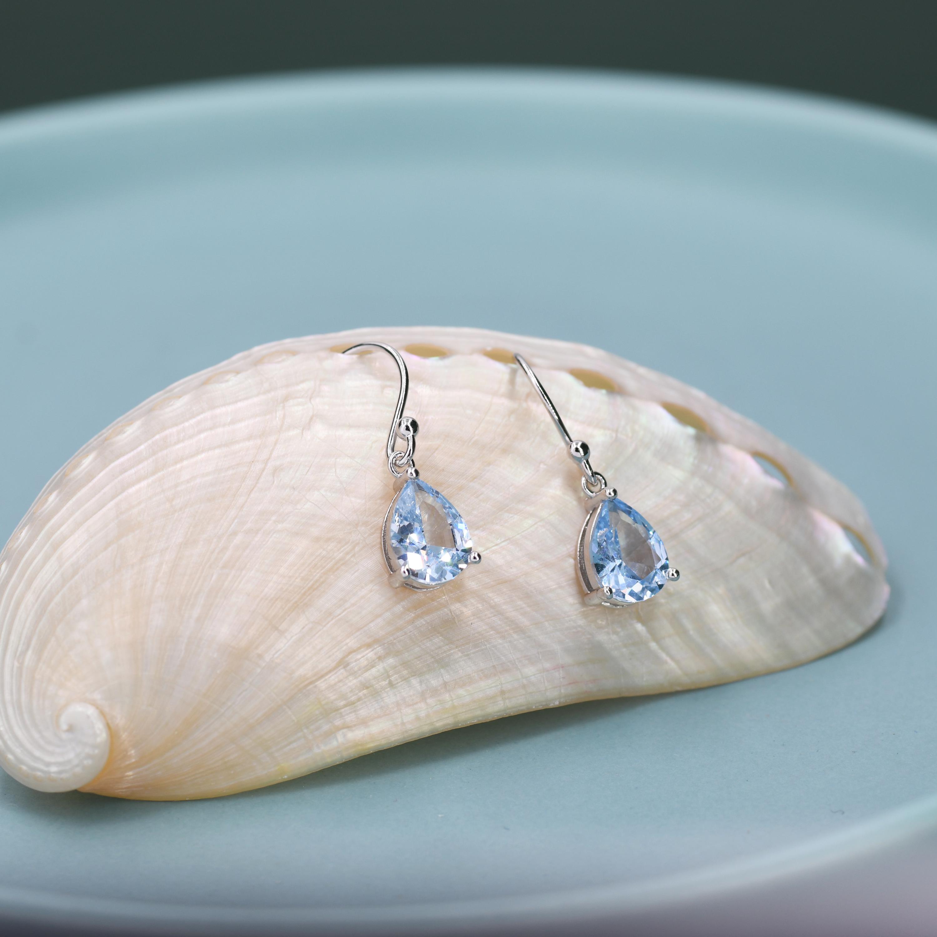 Pendientes De Plata De Ley Con Topacio Azul: Joyería Elegante De