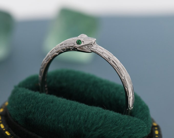 Sterling Silver Ouroboros Snake Ring, Eternity Ring in Sterling Silver, Silver or Gold, Minimalist Stacking Ring US 5 - 8