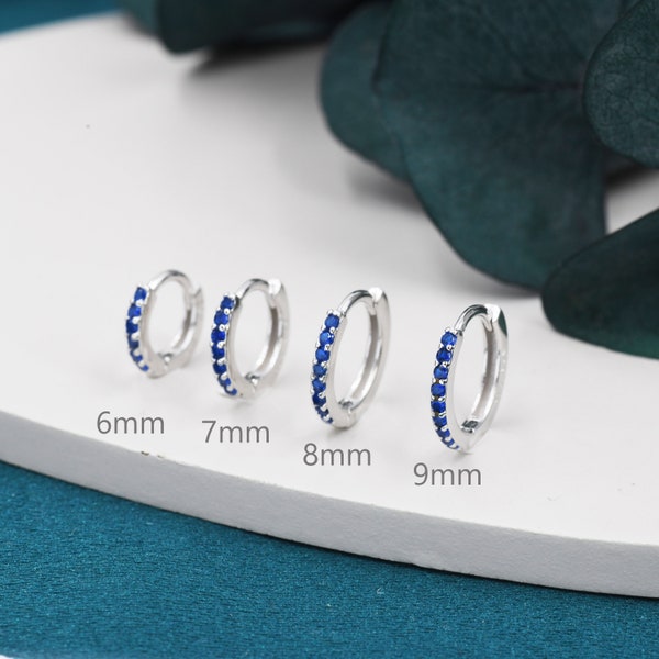 Sapphire Blue CZ Huggie Hoops en argent sterling, argent ou or, boucles d’oreilles cerceau de diamètre intérieur de 6 mm, 7 mm, 8 mm et 9 mm, boucles d’oreilles turquoise