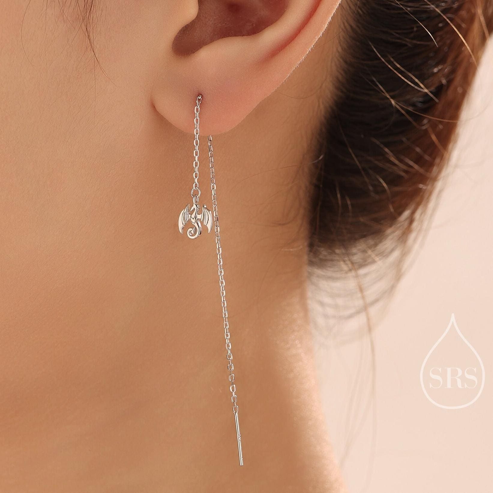 Orecchini a cerchio a forma di drago circolare in argento sterling