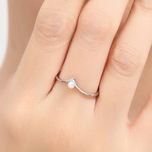 Minimalist Natural Pearl V Ring in Sterling Silver,  3mm Genuine Freshwater Chevron Ring, Adjustable Size Tiara Ring,  Real Pearl V Ring