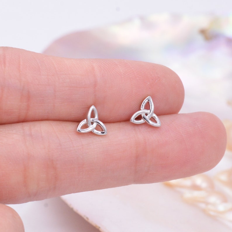 Petites boucles d'oreilles en argent sterling avec nœud Trinity, bijoux celtiques irlandais Trinity Infinity image 3