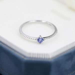 Tansanit Blauer CZ Ring in Sterling Silber, Silber oder Gold, Zarter Stapelring, Gelbes CZ Skinny Band, Größe 15 - 18, Dezember Geburtsstein