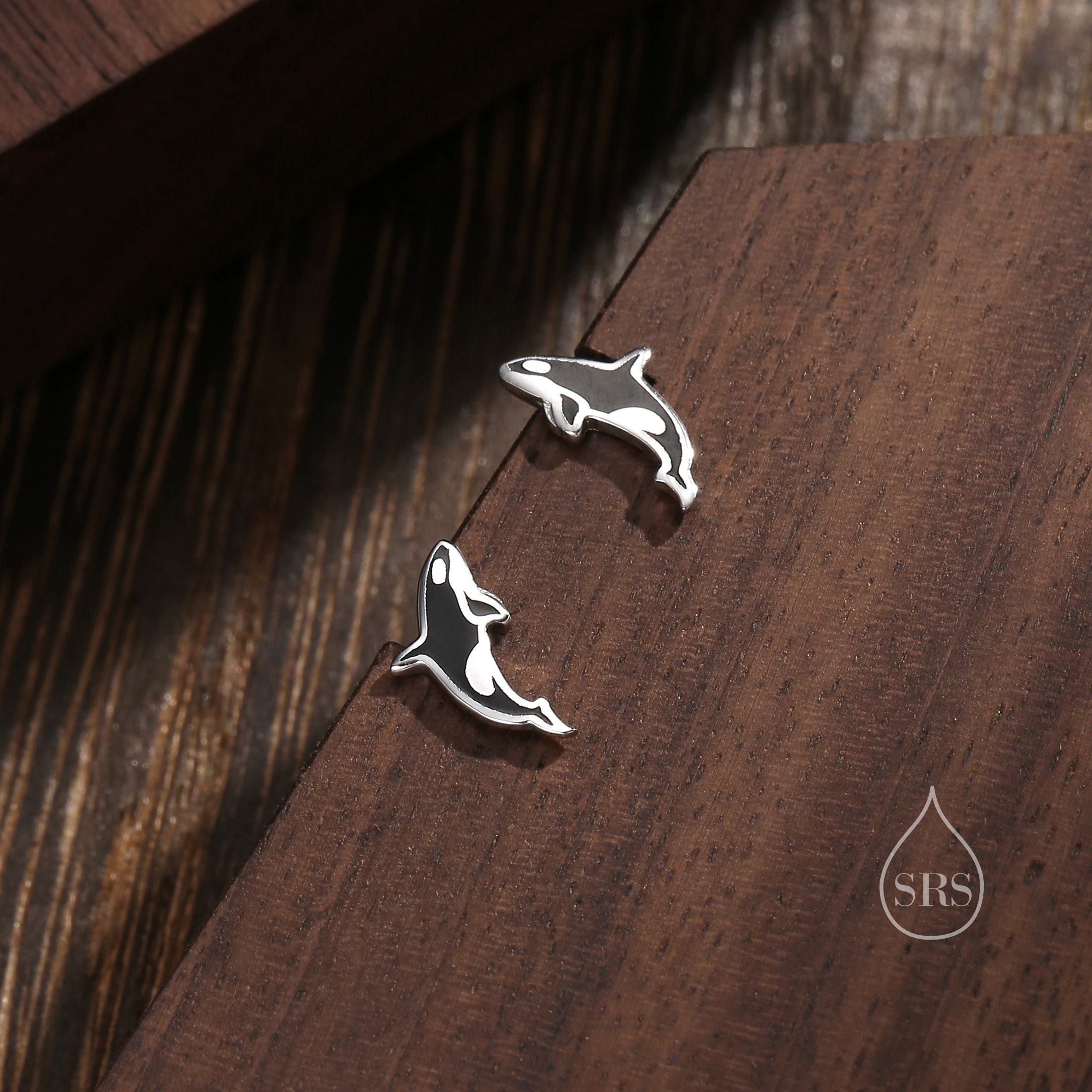 Orecchini A Bottone Con Balena Orca In Argento 925 – Zenvie – 10 Mm X 5 Mm – Con Scatola Regalo Nera