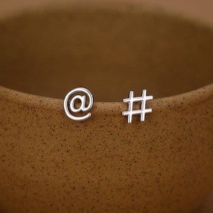 Örhängen i sterlingsilver med hashtag-motiv