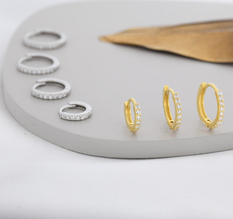 Skinny CZ Huggie Hoops in Sterling Silver, Silver or Gold, Minimalist Hoop Earrings, 6mm, 7mm, 8mm Hoops, cartilage hoops, imagem 3