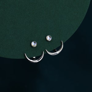 Crescent Moon und Mondstein Ear Jacket in Sterling Silber, Mond vorne und hinten Ohrringe in Sterling Silber, Mondstein Ohrringe