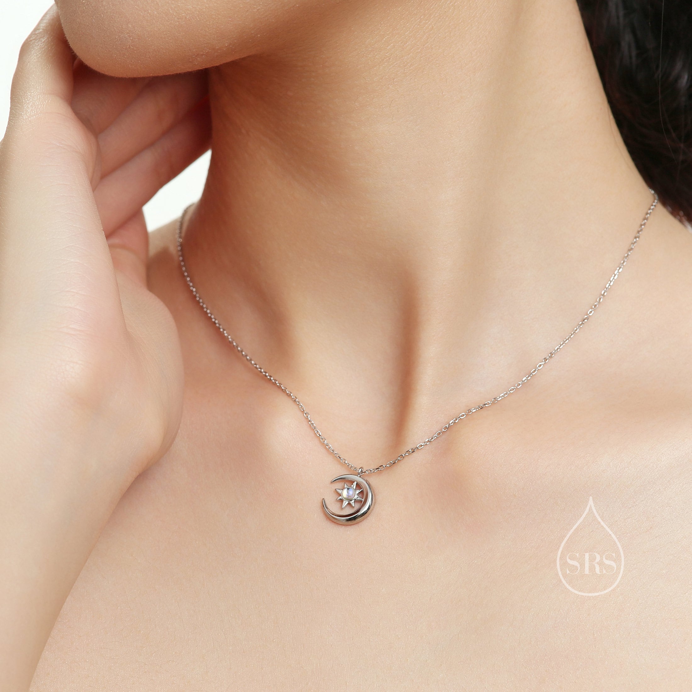 【wingbling】Starlighting Moonstone Necklace Moonstone Moon and Star Pendant Necklace in Sterling Silver