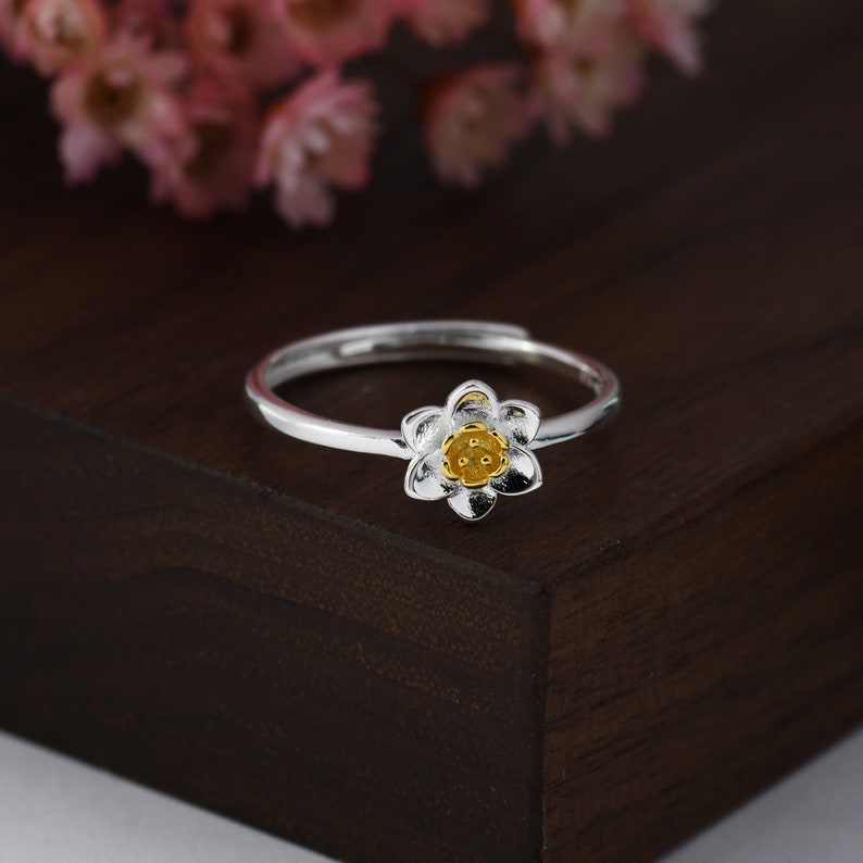 Sterling Silver Daffodil Flower Ring, Adjustable Size, Daffodil Ring ring, Silver and Gold Flower Ring, Dainty and Delicate image 3