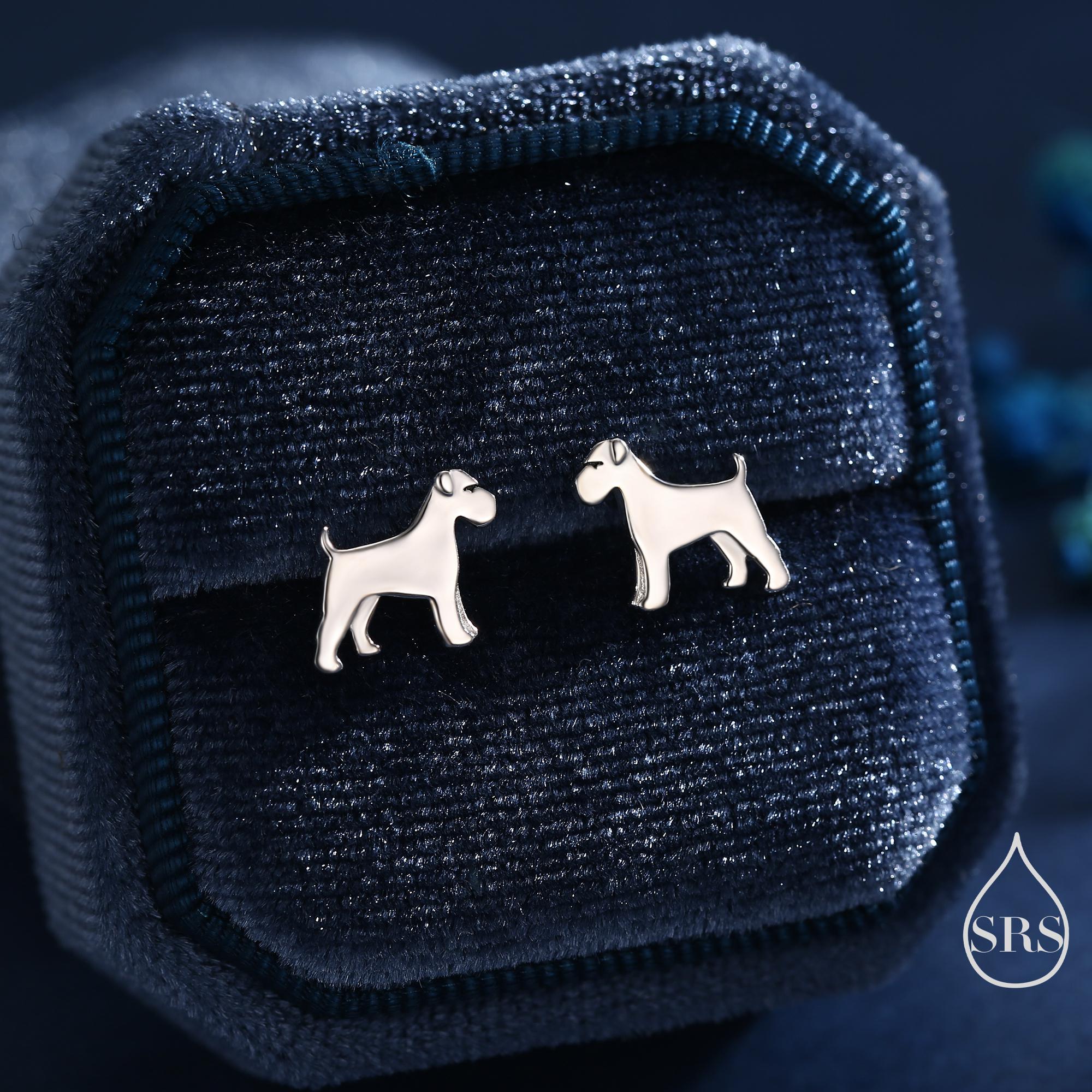 シュナウザー犬用スタッドピアス（スターリングシルバー製）、シルバー