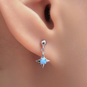 Pequeños pendientes colgantes de estrella de ópalo azul en plata de ley, plata u oro, pendientes de estrella de ópalo de laboratorio, pendientes de sol, celestiales