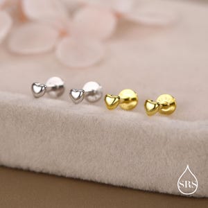 Örhängen i sterlingsilver med 3 mm hjärtmönster och 16G platta baksida