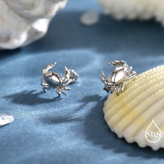 スターリングシルバーのカニスタッドピアス - 3Dカニ - 海辺の思い出