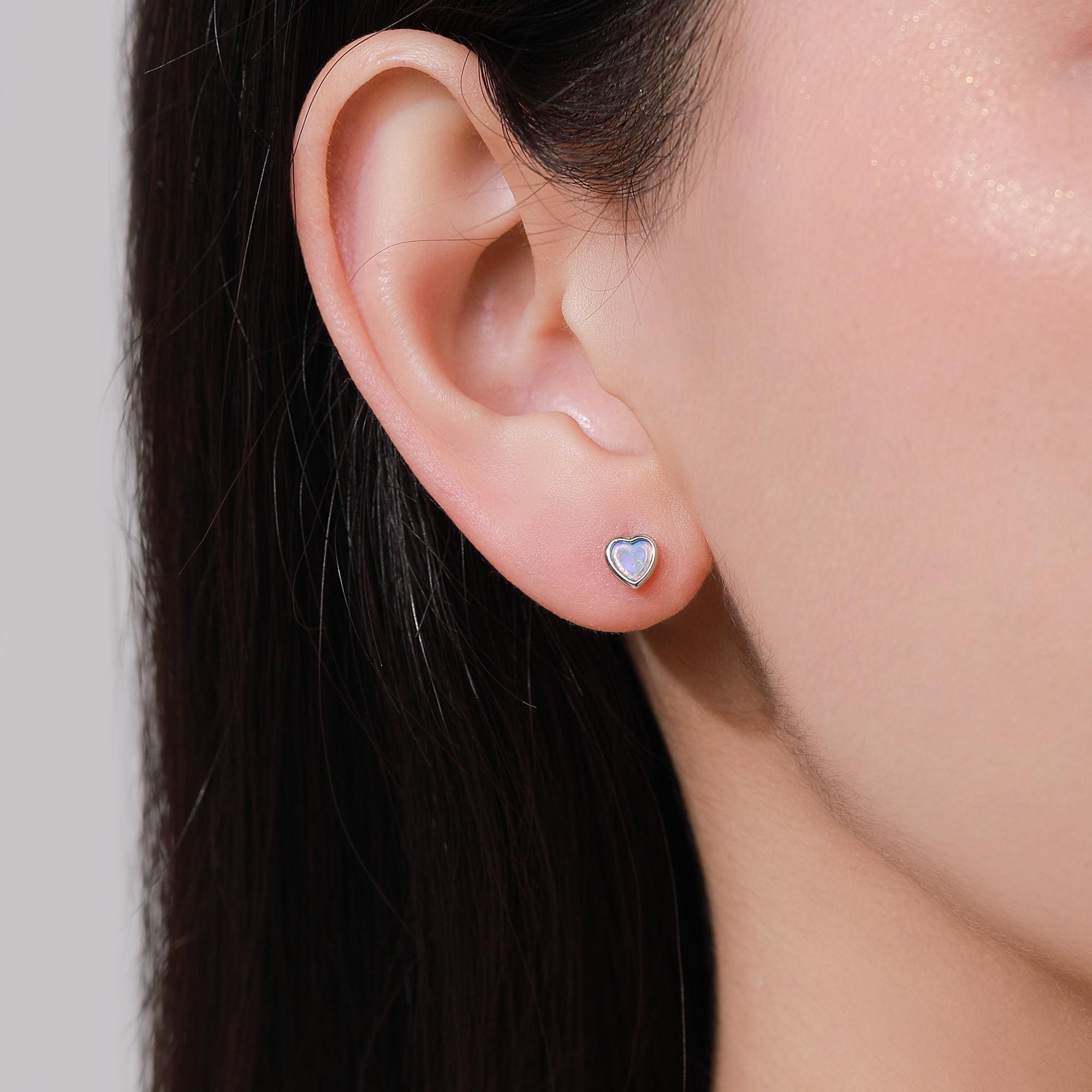 1 orecchino a perno a forma di cuore piatto con chiusura a vite in opale marquise/zircone blu placcato in oro 18k su argento sterling, piercing al lobo, trago e cartilagine