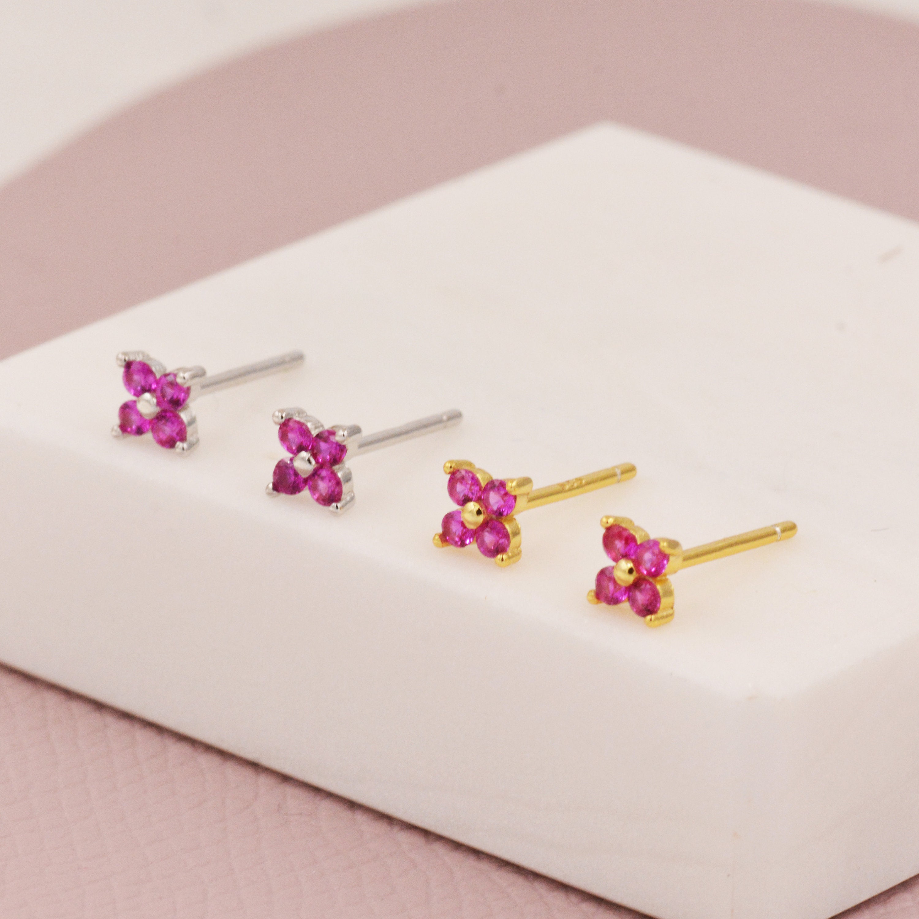 ルビーピンク CZ フラワースタッドピアス(スターリングシルバー ルビーピンク CZ フラワースタッドピアス(スターリングシルバー