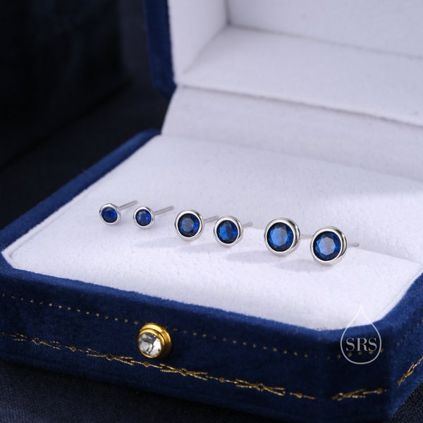 Pendientes de bisel CZ azul zafiro en plata de ley, disponibles en 3 mm, 4 mm, 5 mm, pendientes CZ de corte brillante, perno CZ mínimo