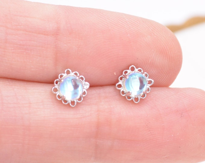 Opal Star Sterling Silver Stud Earring main image 1