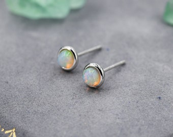 Pendientes genuinos de piedra de ópalo etíope en plata de ley, perno de ópalo de 5 mm, piedras preciosas semipreciosas naturales, bisel, pendientes minimalistas