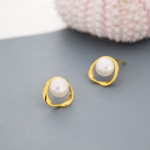 Genuine Freshwater Pearl and Mobius Circle Stud Earrings in Sterling Silver, Delicate Keshi Pearl Halo Earrings, Genuine Freshwater Pearls image 6