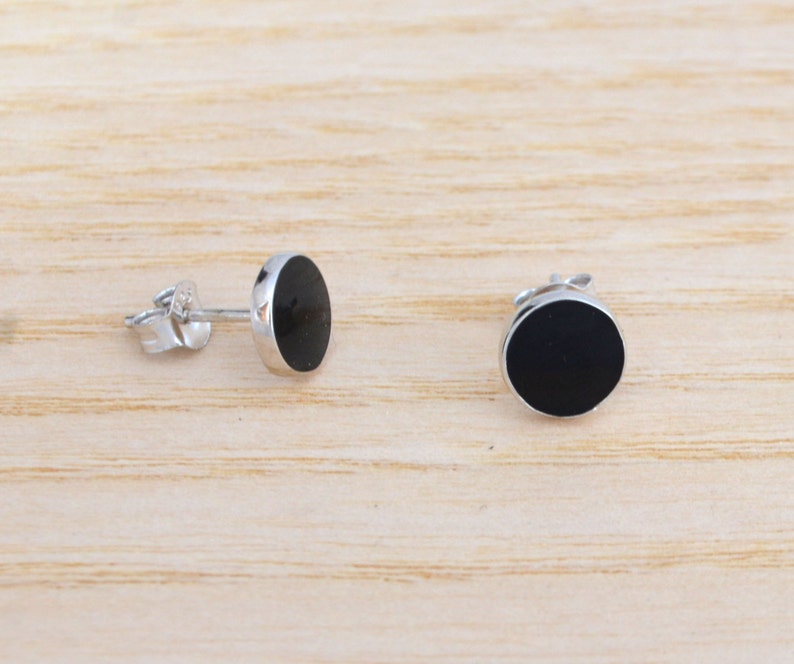 Sterling Silver Minimalist Round Dot Black Enamel Stud Earrings Unisex gift packed Round Circle Coin Design, Geometric, zdjęcie 3