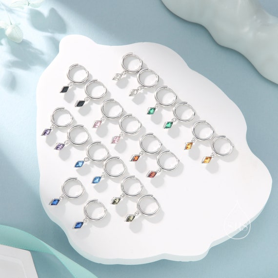 Piccoli orecchini a cerchio con goccia in acquamarina blu e zirconi cubici in argento sterling, orecchini a cerchio geometrici - Italia