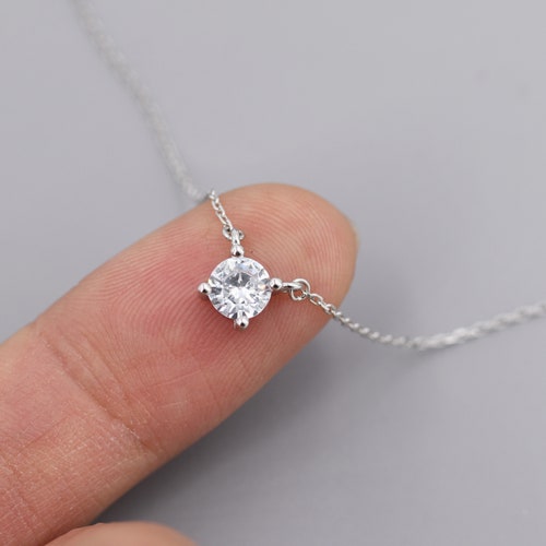 Très petit collier CZ en argent sterling, disponible en deux tailles de pierre, argent ou or, collier avec pendentif CZ