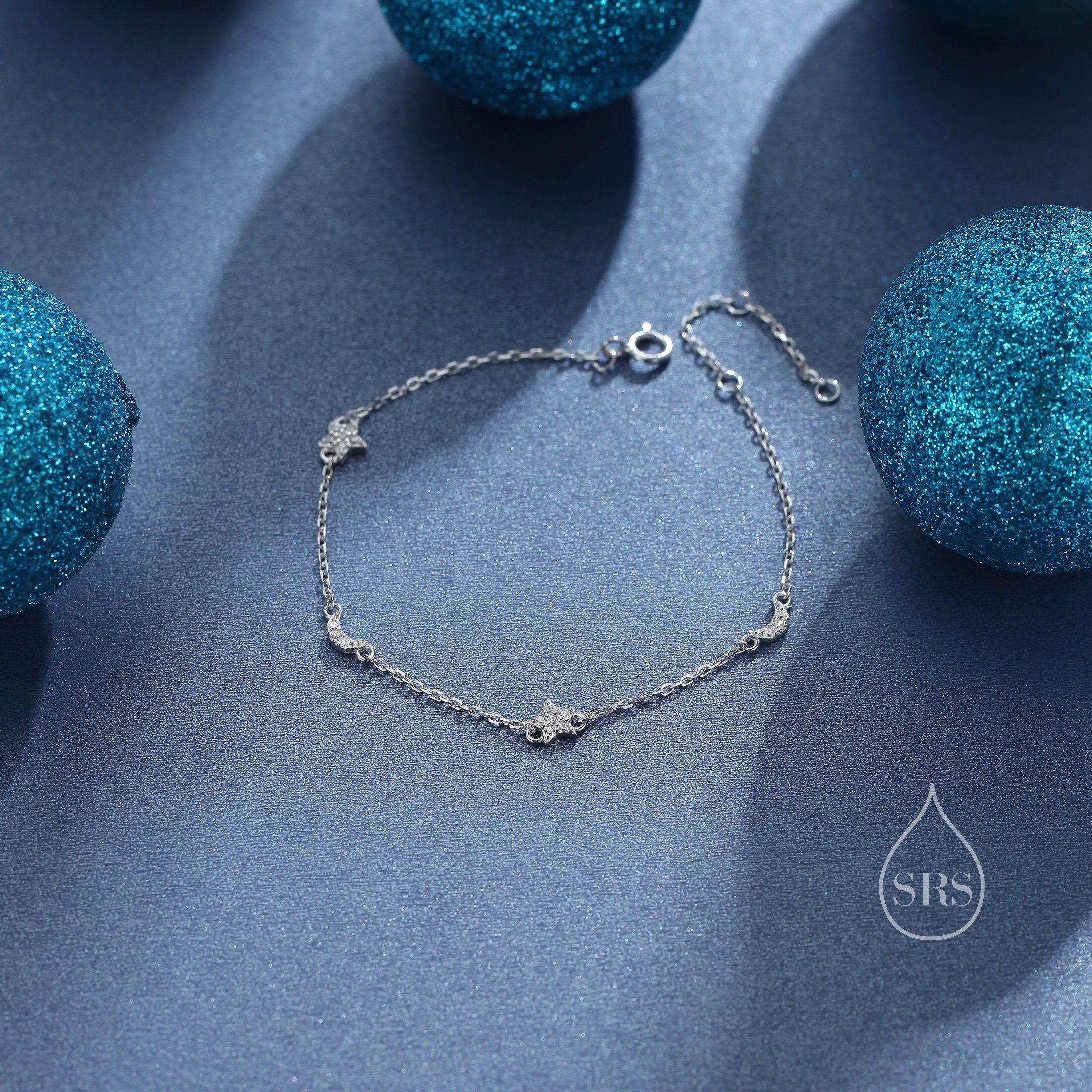 R233 ブレスレット　星くず　ムーンストーン　CZダイヤ　シルバー　可愛い　青 CZ Moon and Star Motif Bracelet in Sterling Silver, Silver