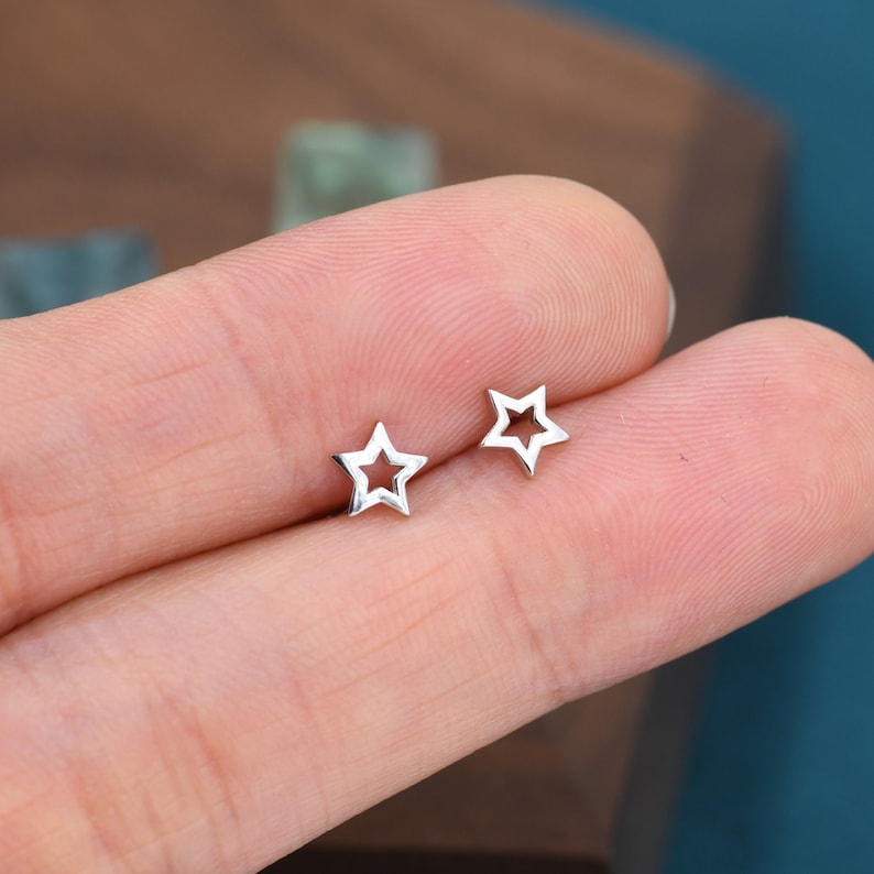 Very Tiny Sterling Silver Tiny Little Open Star Cutout Stud Earrings, Silver, Gold or Rose Gold, Cute and Fun Jewellery zdjęcie 1