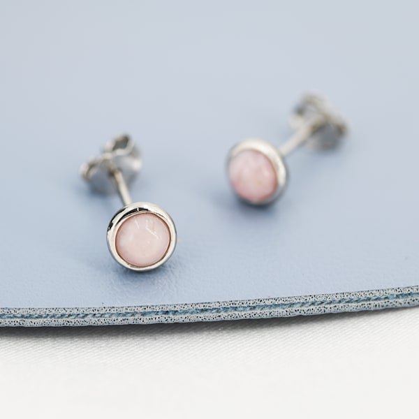 Kleine Ohrstecker aus Sterlingsilber mit rosa Opal, echter rosa Opal-Ohrstecker, natürliche Halbedelsteine, 4 mm, Lünette, minimalistische Ohrringe